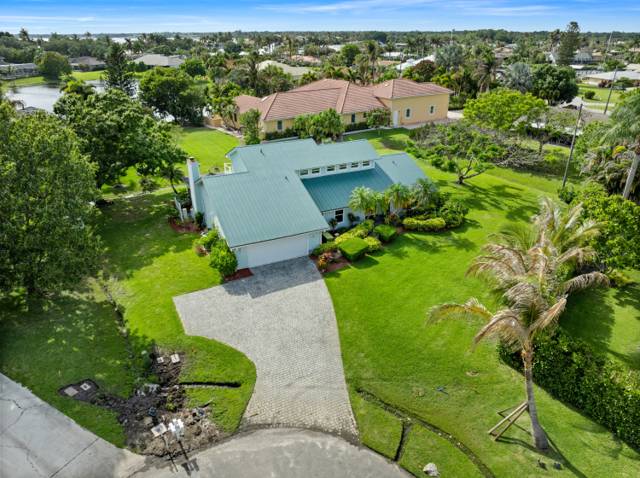 2415 NW Cove View