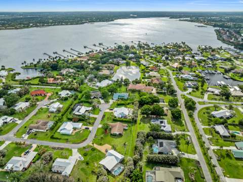 2415 NW Cove View, Stuart FL - photo 12 of 54