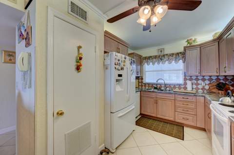 401 Briny Avenue #708, Pompano Beach FL - photo 22 of 55