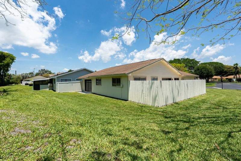 4 bedroom Single Family Residence at 1 Afton Place, Boynton Lakes 2, Boynton Beach — photo 4