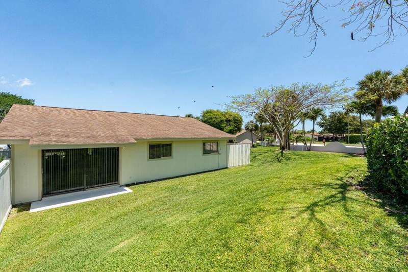 4 bedroom Single Family Residence at 1 Afton Place, Boynton Lakes 2, Boynton Beach — photo 5