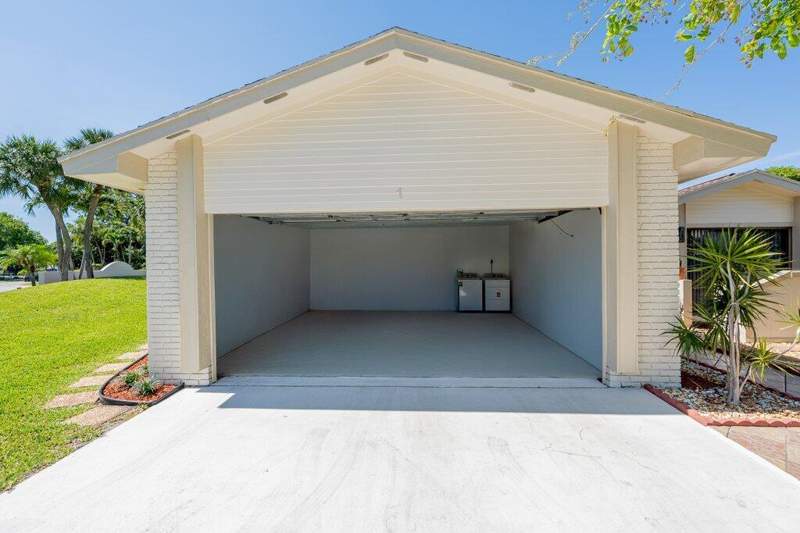 4 bedroom Single Family Residence at 1 Afton Place, Boynton Lakes 2, Boynton Beach — photo 3