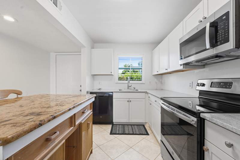 2 bedroom Condominium at 1300 Seaway Drive #C1, La Entrada Del Mar Condominium, Hutchinson Island — photo 5