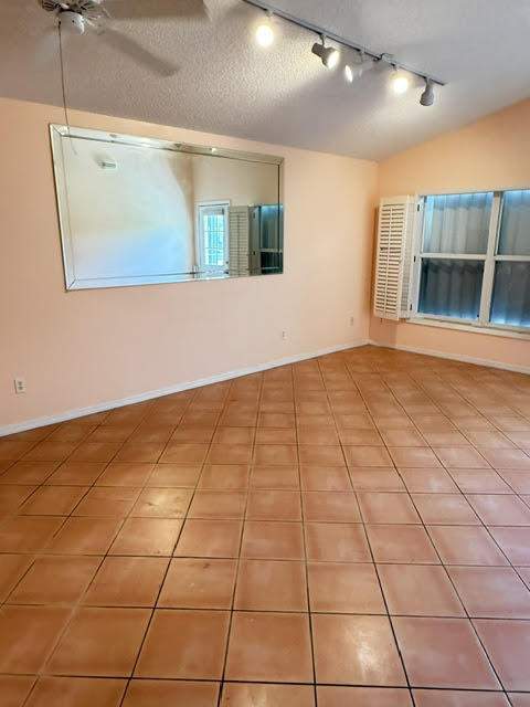 2 bedroom Villa at 606 NW San Remo Circle, Kings Isle Phase III, Port St. Lucie — photo 2
