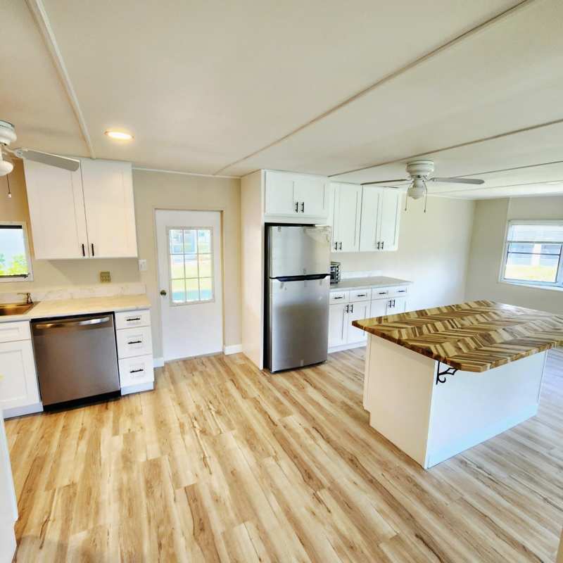 2 bedroom Manufactured Home at 17 Rio Verde Way, Spanish Lakes One, Port St. Lucie — photo 1