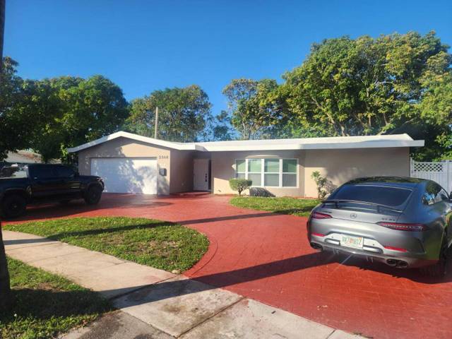 Lauderdale Lakes East Gate