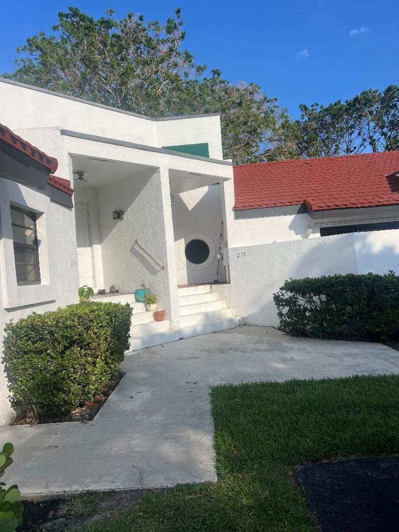 2 bedroom Townhouse at 255 NW 36th Avenue, Yorkville, Deerfield Beach — photo 1