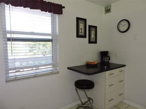324 SE 10th Street #207, Dania Beach FL - photo 11 of 34