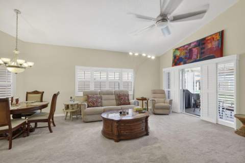 2097 Bonisle Circle, Riviera Beach FL - photo 9 of 36