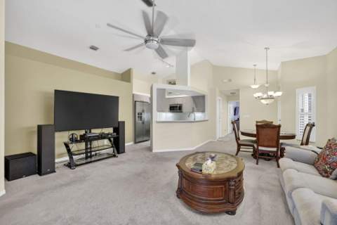 2097 Bonisle Circle, Riviera Beach FL - photo 6 of 36