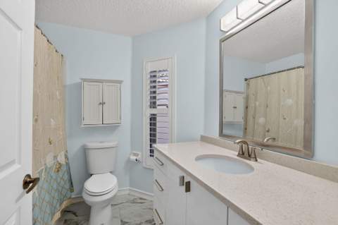 2097 Bonisle Circle, Riviera Beach FL - photo 21 of 36