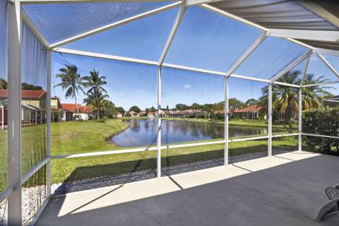 2097 Bonisle Circle, Riviera Beach FL - photo 11 of 36