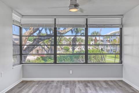 3650 Whitehall Drive #201, West Palm Beach FL - photo 9 of 34