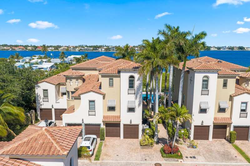 3 bedroom Townhouse at 920 Via Villagio, Villagio Del Mar, Hypoluxo — photo 1