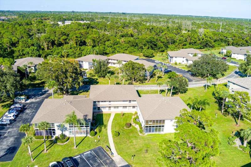 1 bedroom Condominium at 28 Lake Vista Trail #105, Vista St. Lucie, Port St. Lucie — photo 2