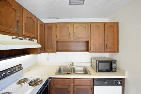 28 Lake Vista Trail #105, Port St. Lucie FL - photo 7 of 26