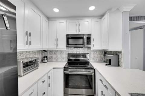 964 Normandy Trail #U, Delray Beach FL - photo 7 of 23