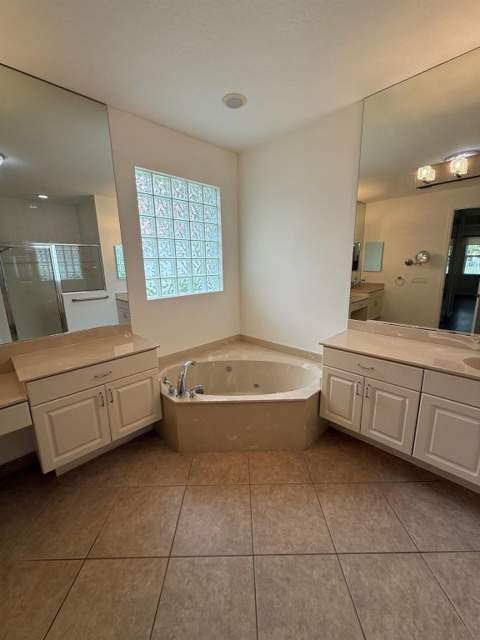 12039 Oakvista Drive, Boynton Beach FL - photo 10 of 25