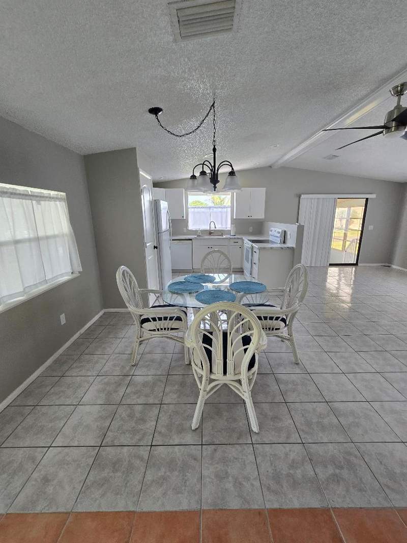 2 bedroom Manufactured Home at 5550 Hemingway Court #1, Tropical Isles, Fort Pierce — photo 4