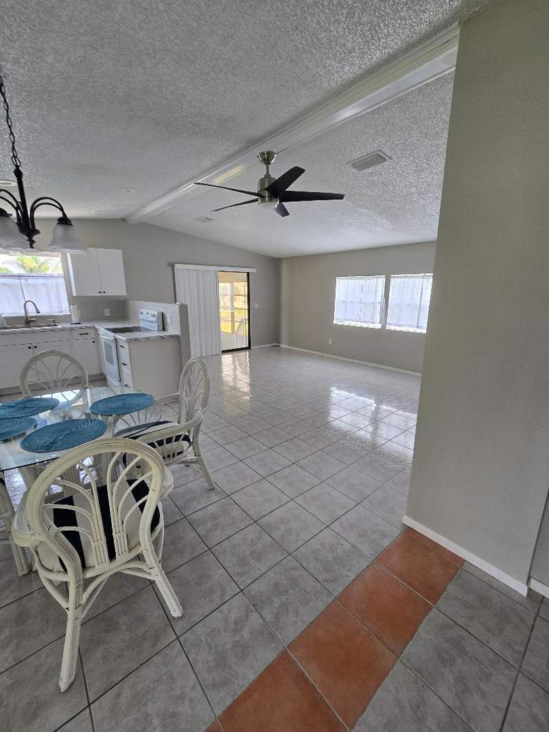 2 bedroom Manufactured Home at 5550 Hemingway Court #1, Tropical Isles, Fort Pierce — photo 5