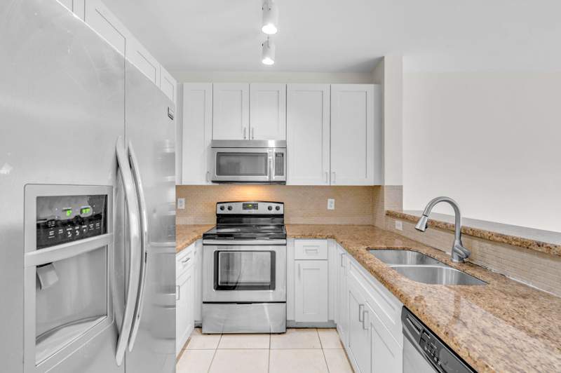3 bedroom Townhouse at 12616 NW 14th Court, Savannah Plat 3, Sunrise — photo 2
