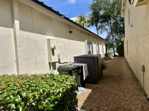 4939 Pelican Street, Coconut Creek FL - photo 8 of 32