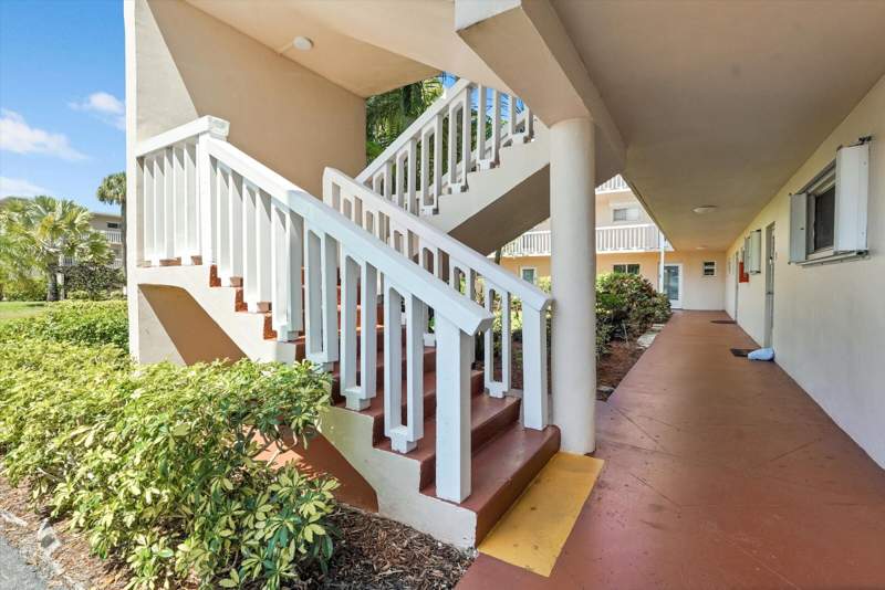2 bedroom Condominium at 2856 S Garden Dr Drive #212, Lake Clarke Gardens Condo 23, Lake Worth — photo 4