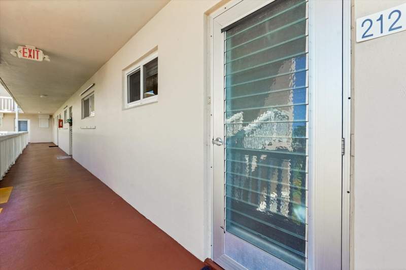 2 bedroom Condominium at 2856 S Garden Dr Drive #212, Lake Clarke Gardens Condo 23, Lake Worth — photo 5