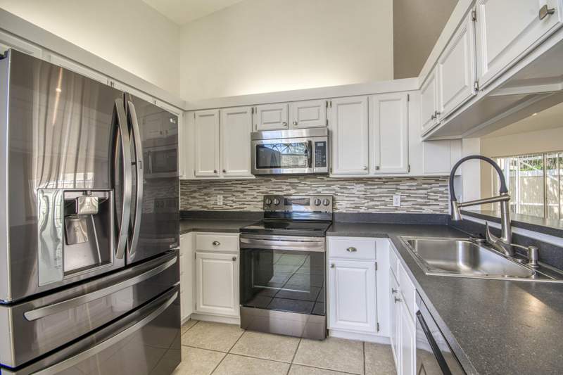 3 bedroom Single Family Residence at 252 Moccasin Trail, Eagle Ridge at Indian Creek, Jupiter — photo 2