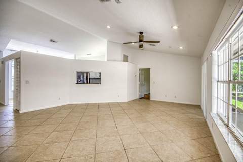 252 Moccasin Trail, Jupiter FL - photo 6 of 35