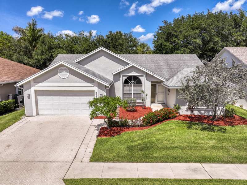 3 bedroom Single Family Residence at 252 Moccasin Trail, Eagle Ridge at Indian Creek, Jupiter — photo 1