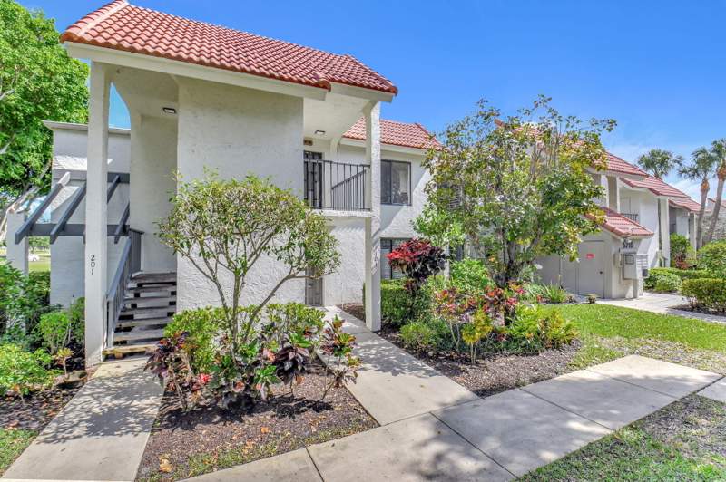 2 bedroom Condominium at 5715 Fairway Park Drive #201, Fairway Park Condo, Boynton Beach — photo 2