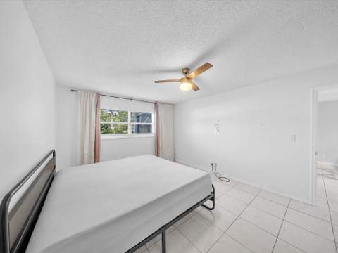 417 SW Natura Avenue #B, Deerfield Beach FL - photo 13 of 23