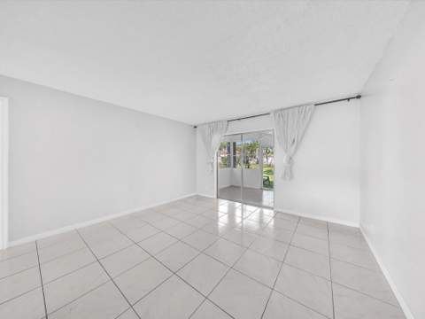 417 SW Natura Avenue #B, Deerfield Beach FL - photo 10 of 23