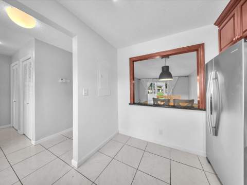 417 SW Natura Avenue #B, Deerfield Beach FL - photo 7 of 23