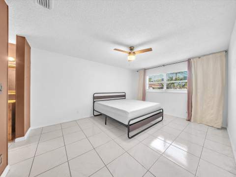 417 SW Natura Avenue #B, Deerfield Beach FL - photo 12 of 23