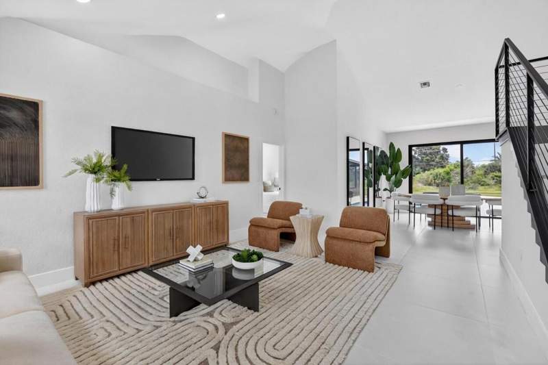 5 bedroom Single Family Residence at 7548 Fairway Trail, Hidden Valley Sec 4, Boca Raton — photo 5