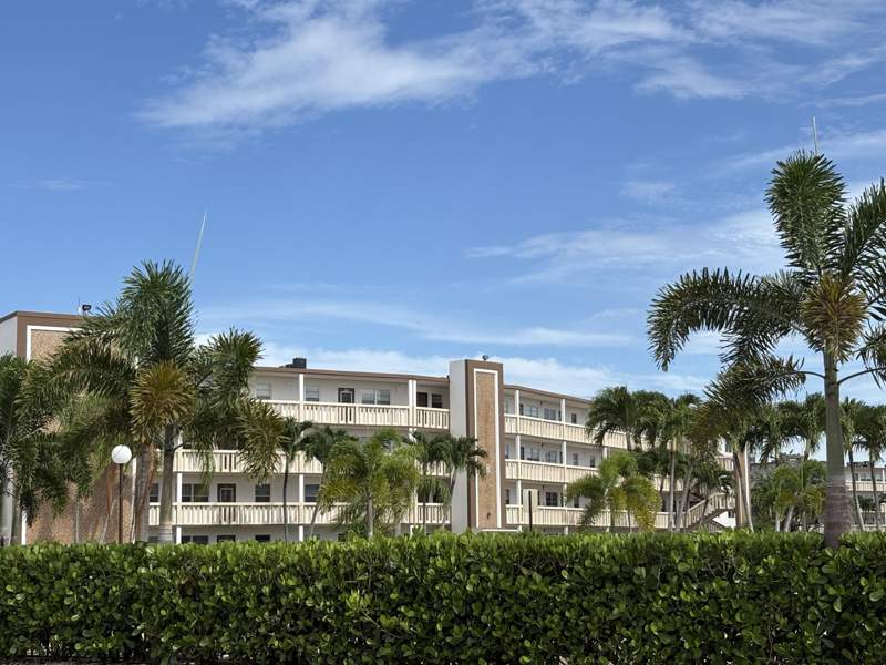 2 bedroom Condominium at 4046 Guildford C, Guildford At Century Village Condo, Boca Raton — photo 3
