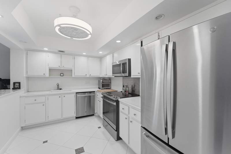 1 bedroom Condominium at 2681 S Course Drive #808, No 22 Palm-Aire Country Club, Pompano Beach — photo 3