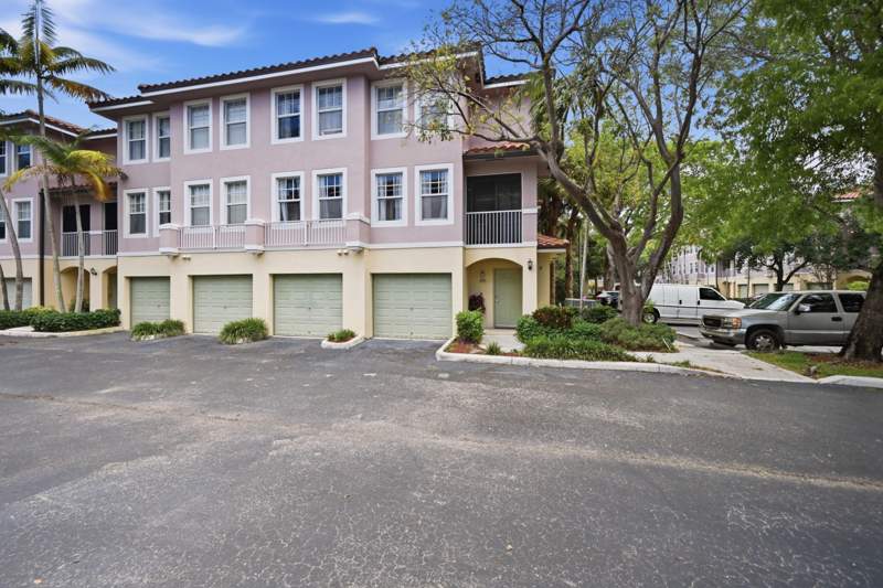 2 bedroom Condominium at 6450 W Sample Road #6450, Cypress Pointe At Coral Springs, Coral Springs — photo 2