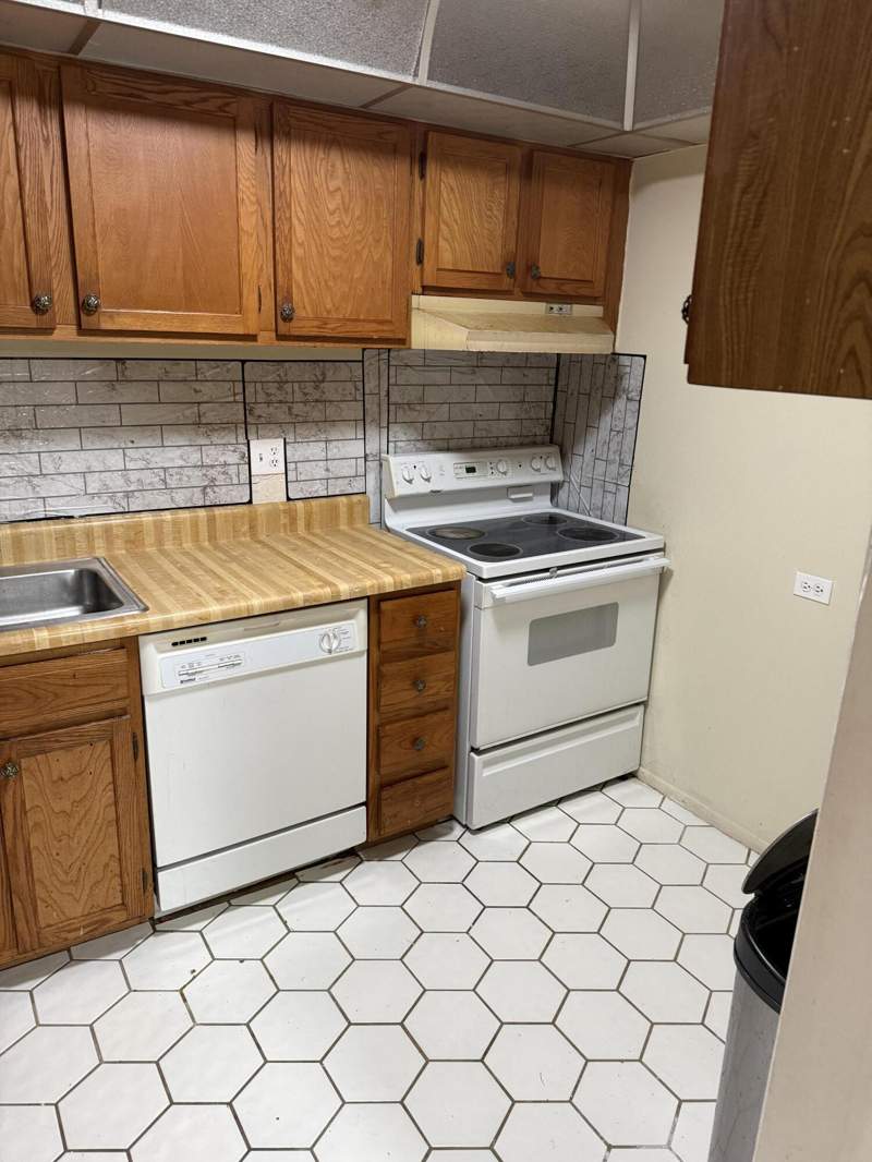 1 bedroom Condominium at 3730 Inverrary Drive #2a, International Village At, Lauderhill — photo 5
