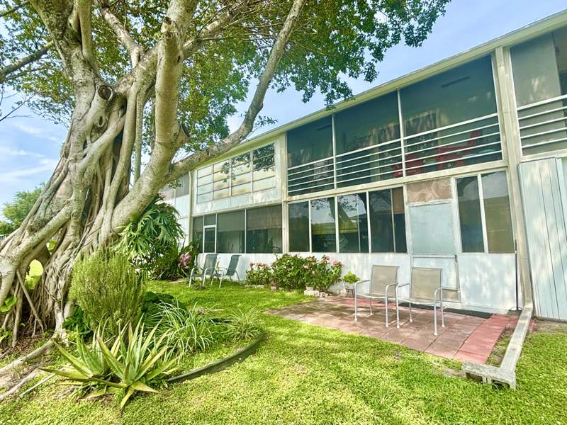 1 bedroom Condominium at 203 Farnham I, FARNHAM I CONDO, Deerfield Beach — photo 4