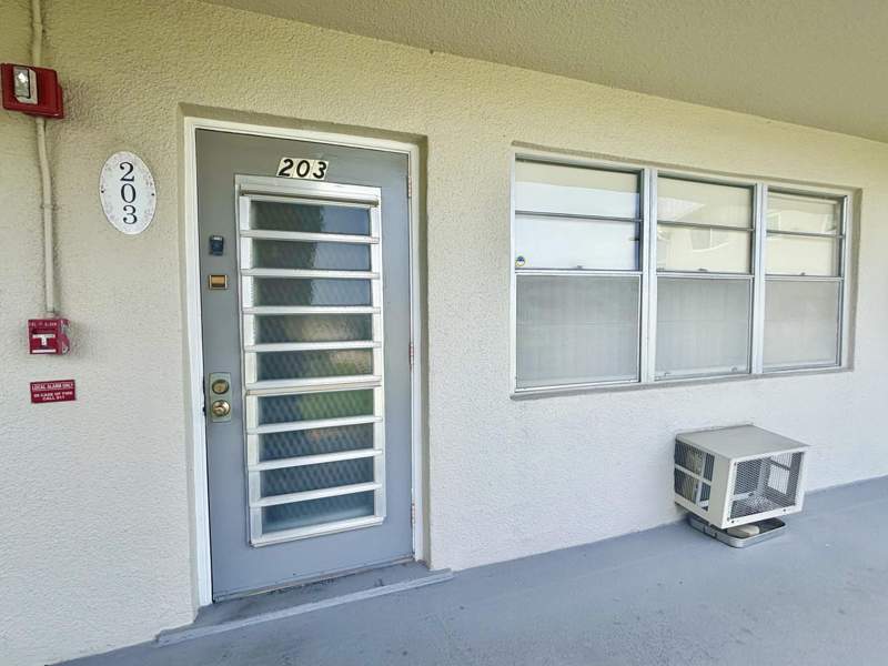 1 bedroom Condominium at 203 Farnham I, FARNHAM I CONDO, Deerfield Beach — photo 5