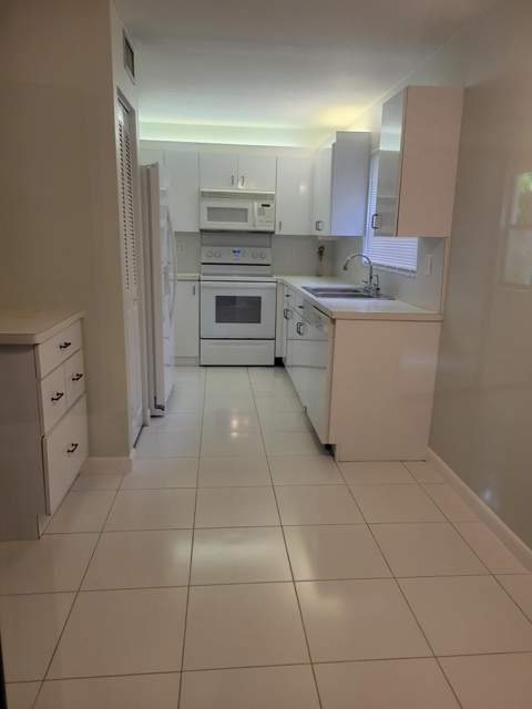 3345 Perimeter Drive #1311, Greenacres FL - photo 6 of 16