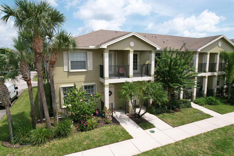 2 bedroom Townhouse at 2151 SE Eatonville Drive, East Lake Village No 2, Port St. Lucie — photo 2