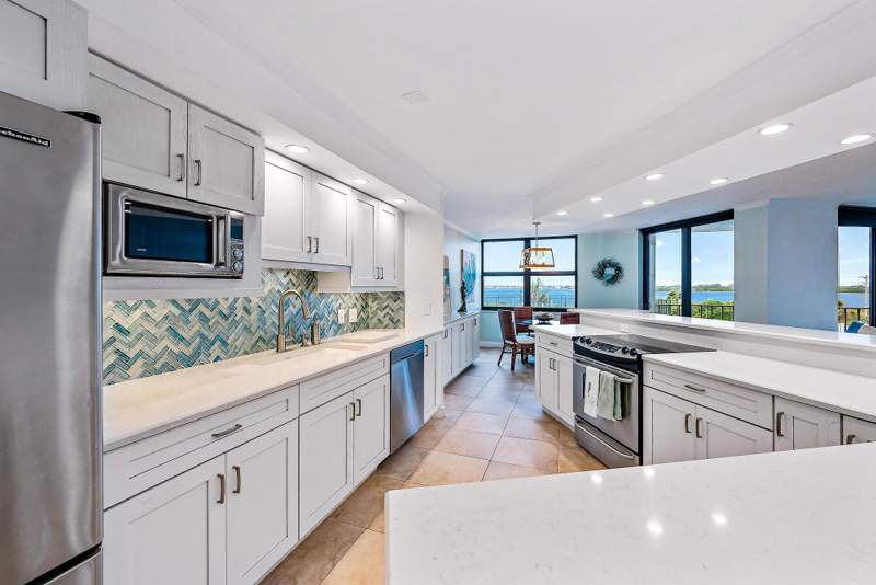 2 bedroom Condominium at 5420 N Ocean Drive #305, Connemara, Singer Island — photo 4