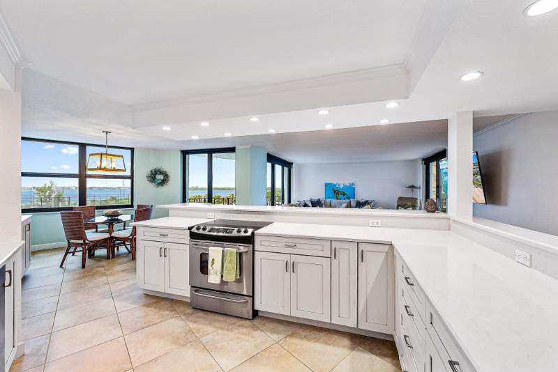 2 bedroom Condominium at 5420 N Ocean Drive #305, Connemara, Singer Island — photo 5