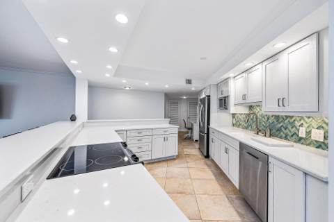 5420 N Ocean Drive #305, Singer Island FL - photo 10 of 21