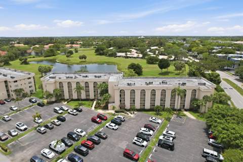 3231 Holiday Springs Boulevard #110, Margate FL - photo 9 of 37