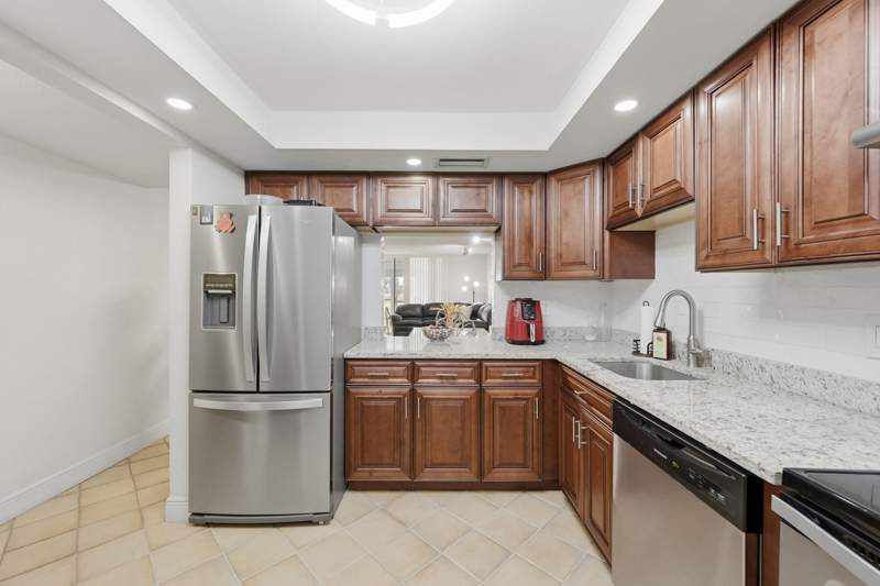 2 bedroom Condominium at 3231 Holiday Springs Boulevard #110, Holiday Springs Village 6 Condo, Margate — photo 5
